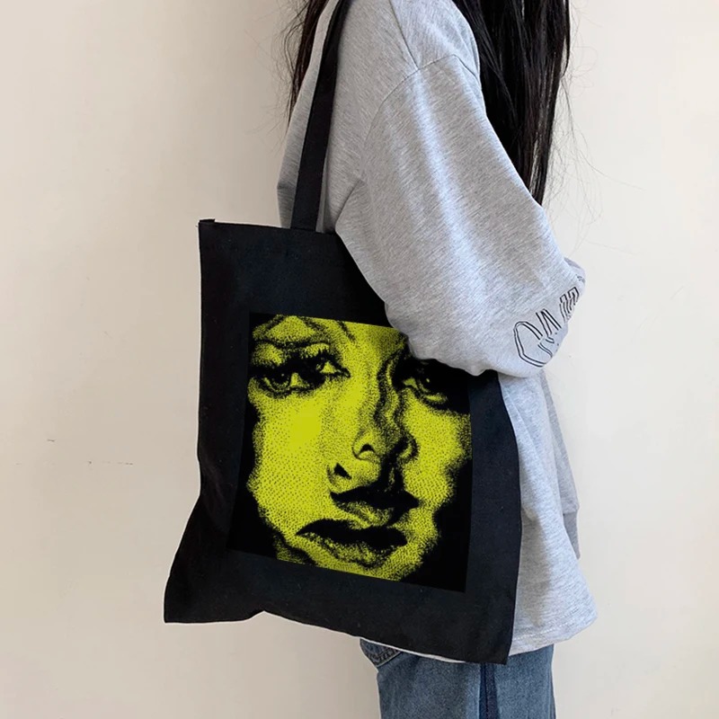 Women'S Vegan Bags - ホラー女性キャンバスバッグパンクヴィンテージダーク大容量イン漫画カジュアルゴシックショッパーバッグY2kオル女性ショルダーバッグ