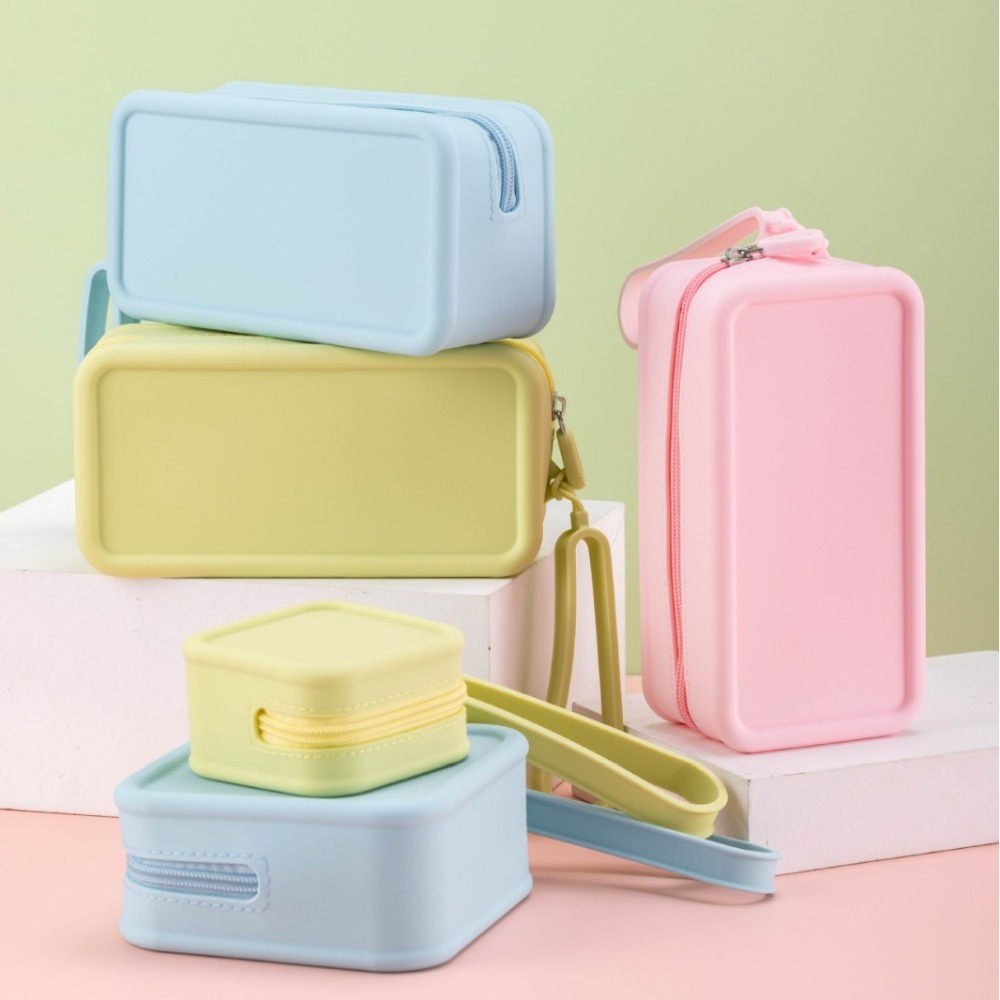 Women Bags And Purses - ポータブルシリコン小銭入れ大容量ジッパーイヤホンバッグ防水ソリッドカラー化粧品バッグ女性女の子