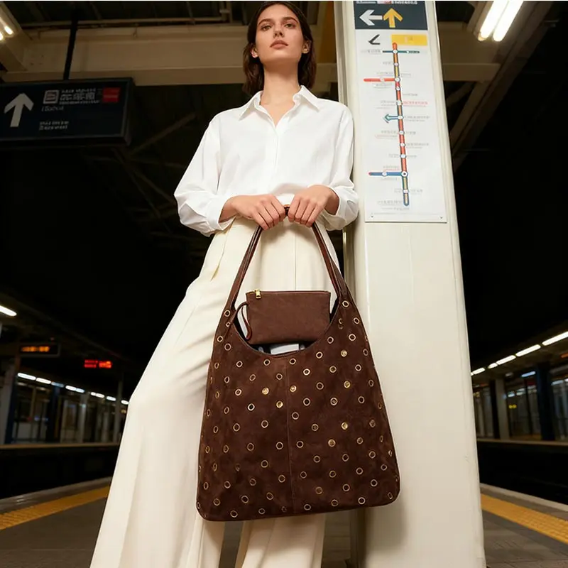 スエードメタルスタッズ付きトートバッグ、お揃いの財布付き、女 - Women'S Vegan Bags のレビューと価格