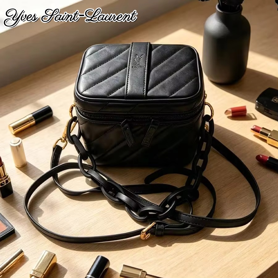 YSL ブラックシェブロンレザー スクエアメイクアップバッグ - Women'S Ysl Bags Crossbody のレビューと価格